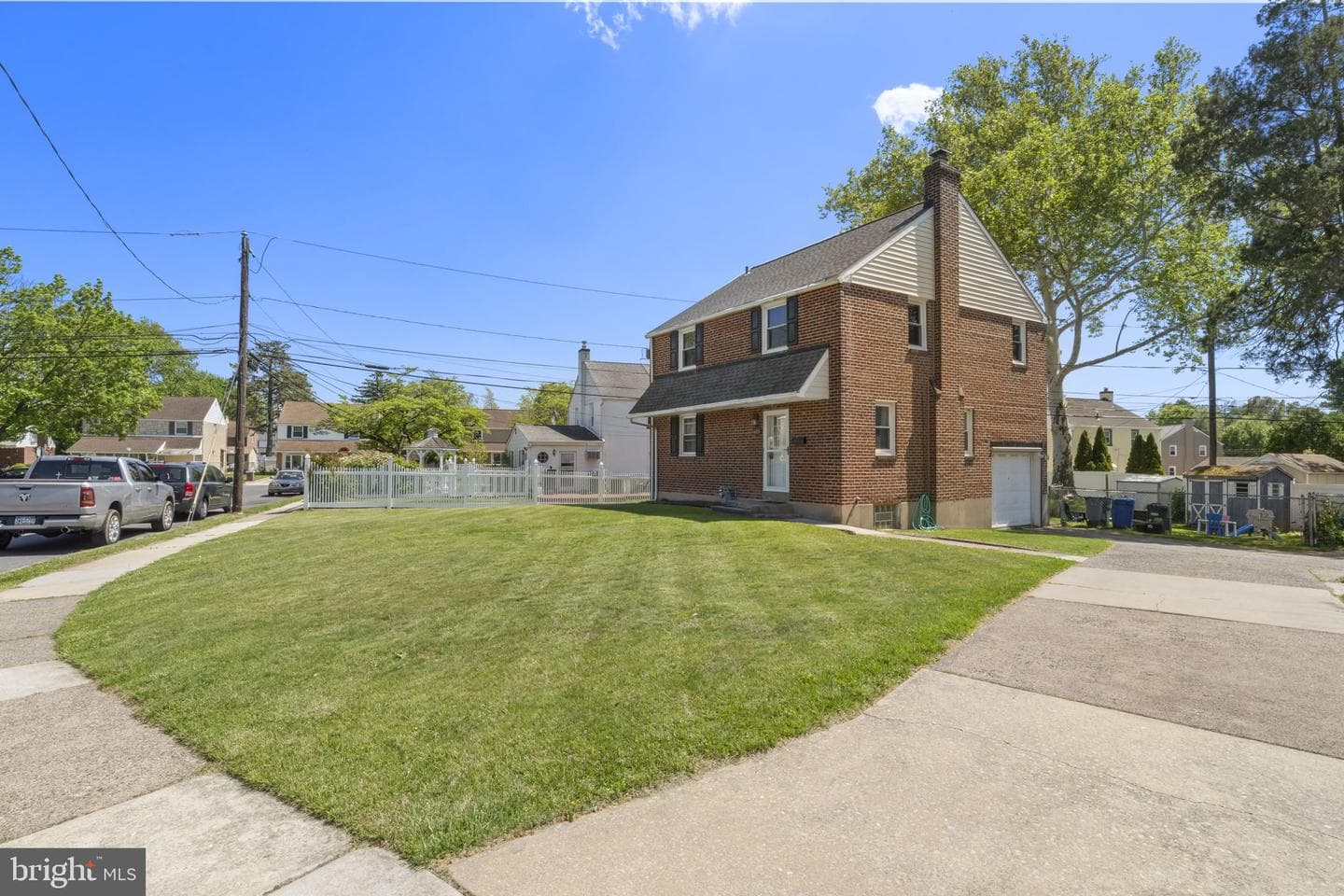 605 Circle Terrace photo 2