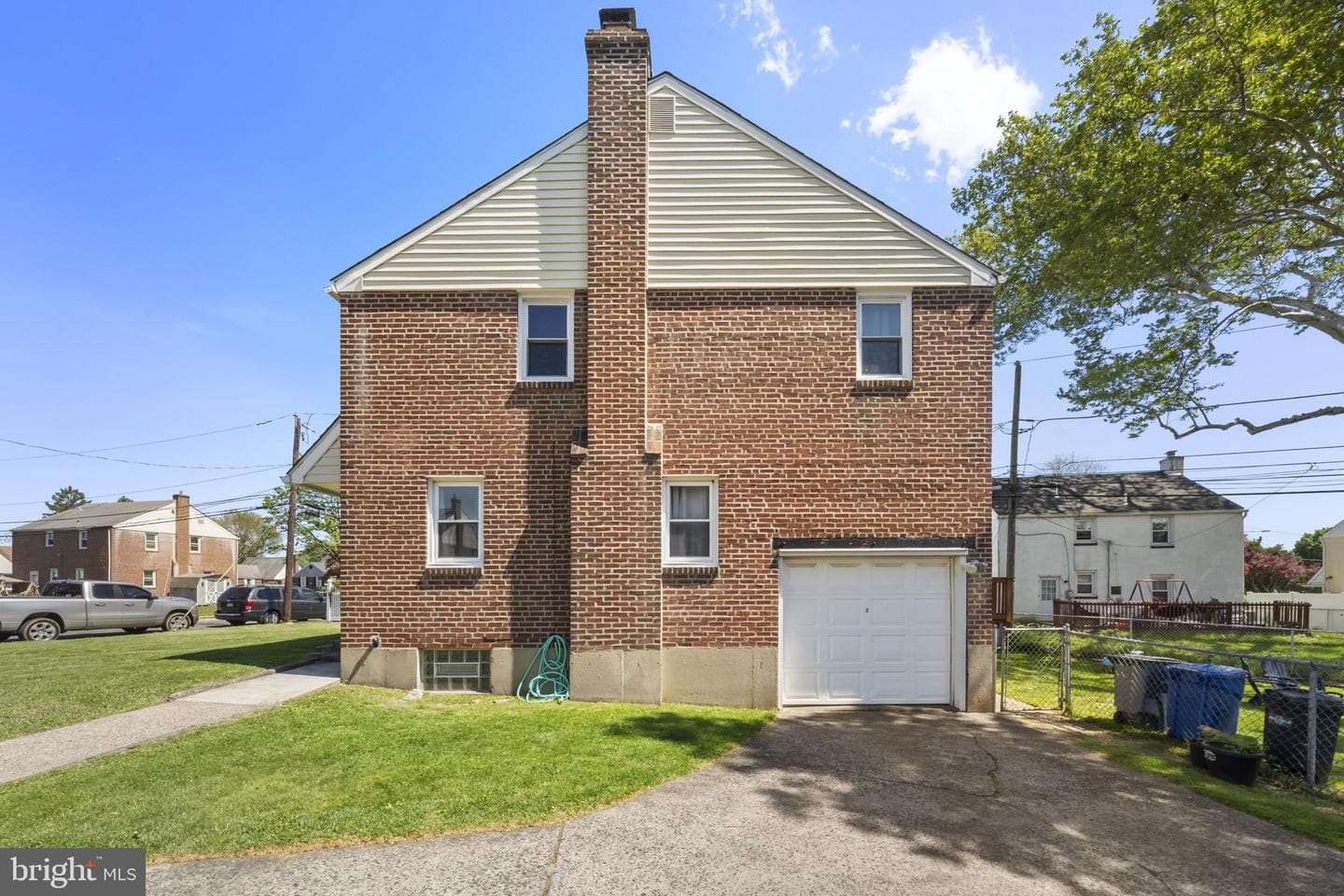 605 Circle Terrace photo 3