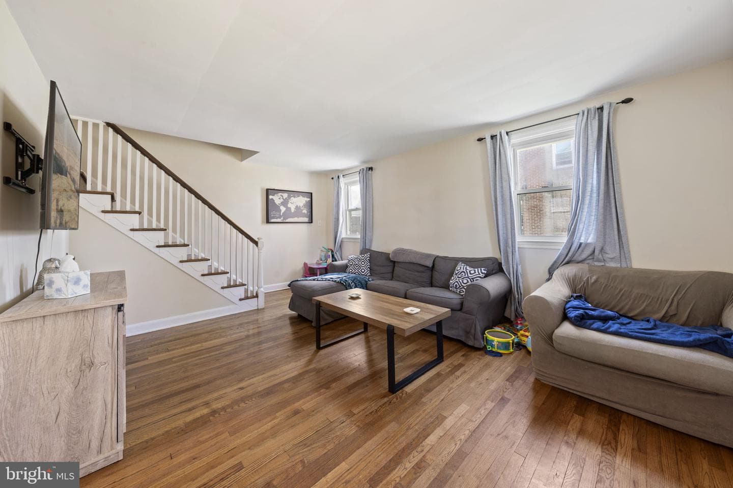 605 Circle Terrace photo 5