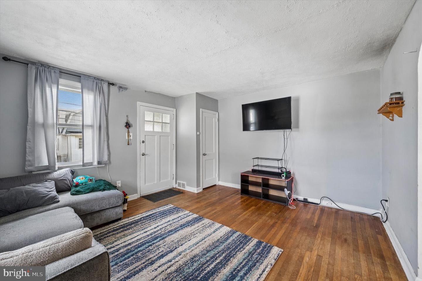 921 Spruce Street photo 4