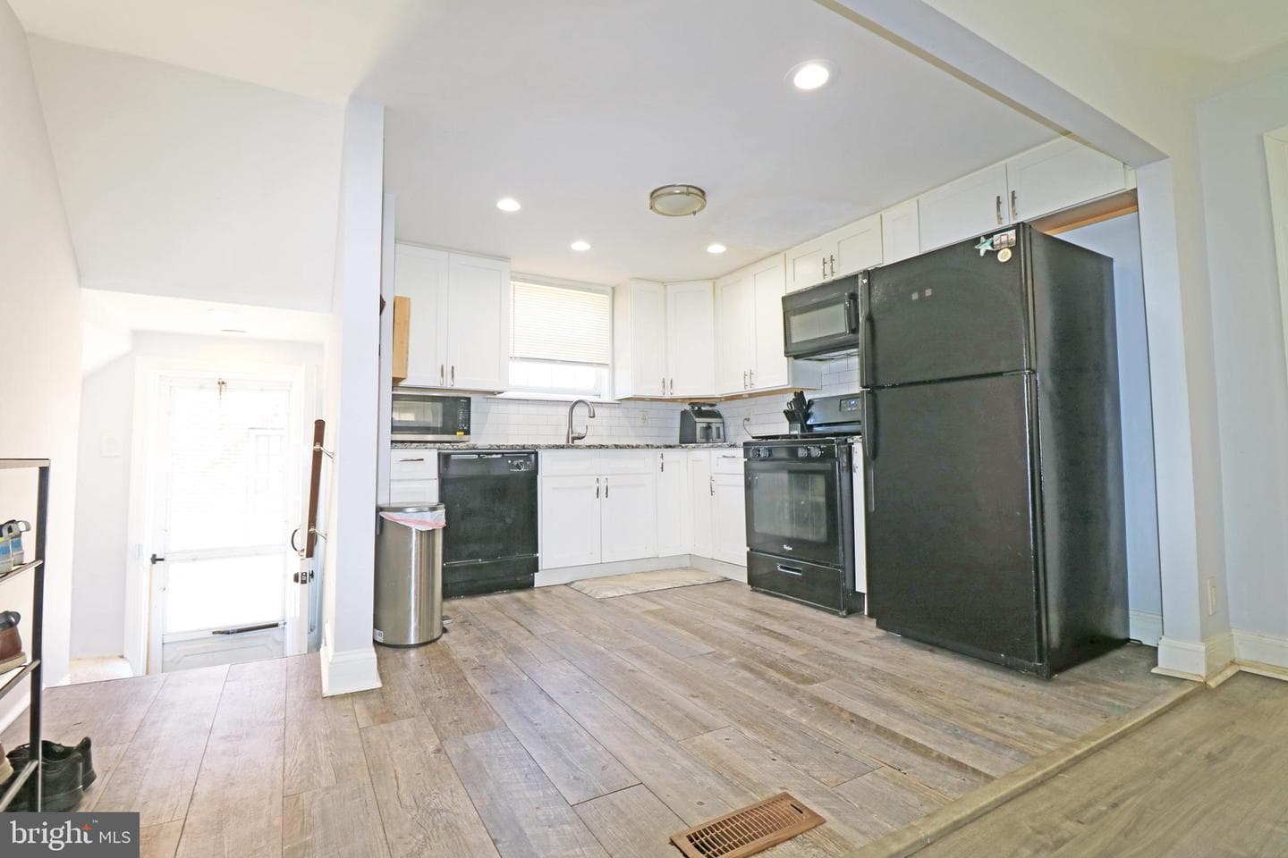 602 W South Avenue photo 18