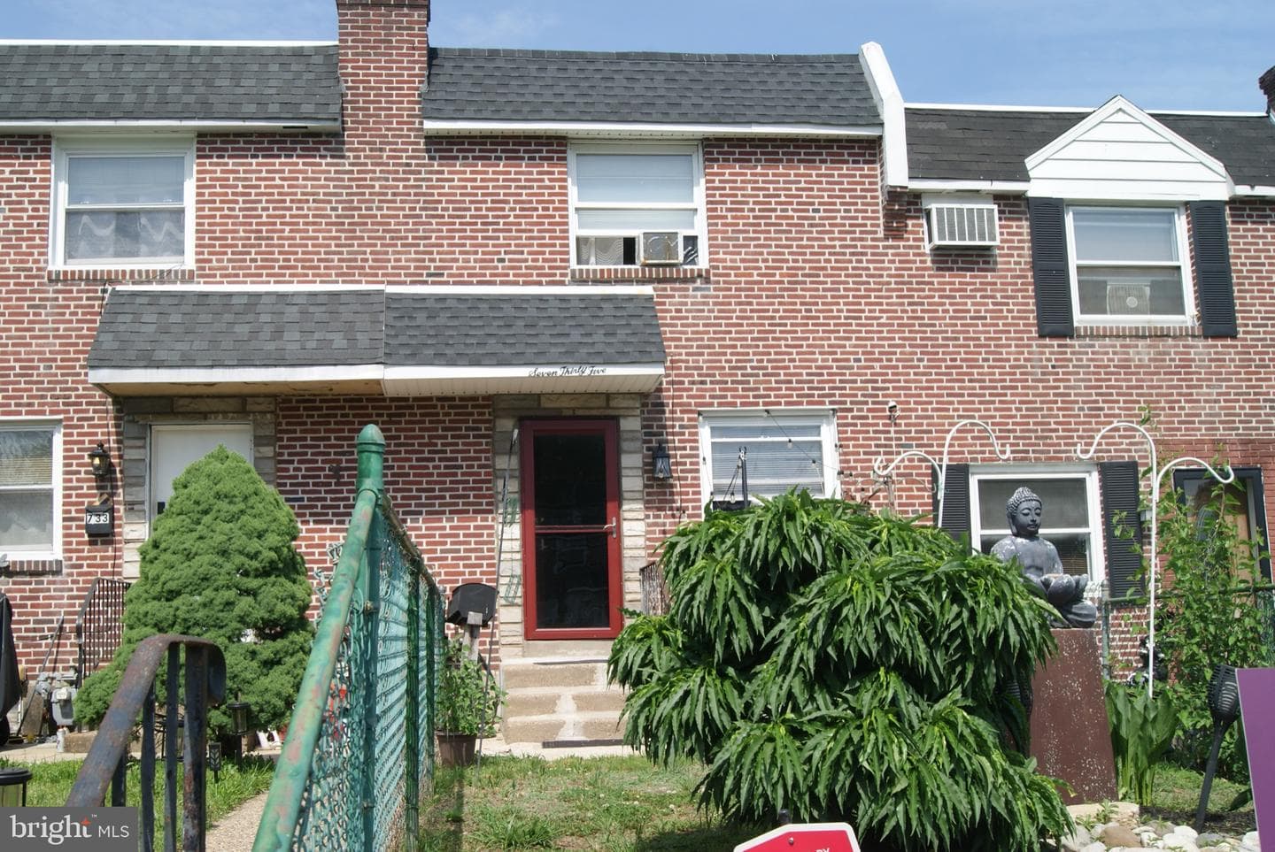 735 Grant Road photo 3