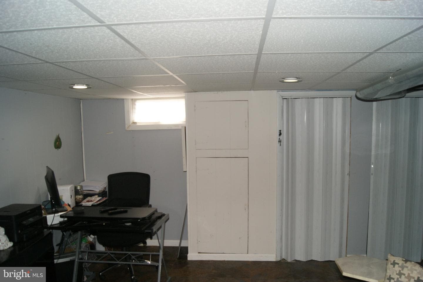 735 Grant Road photo 37