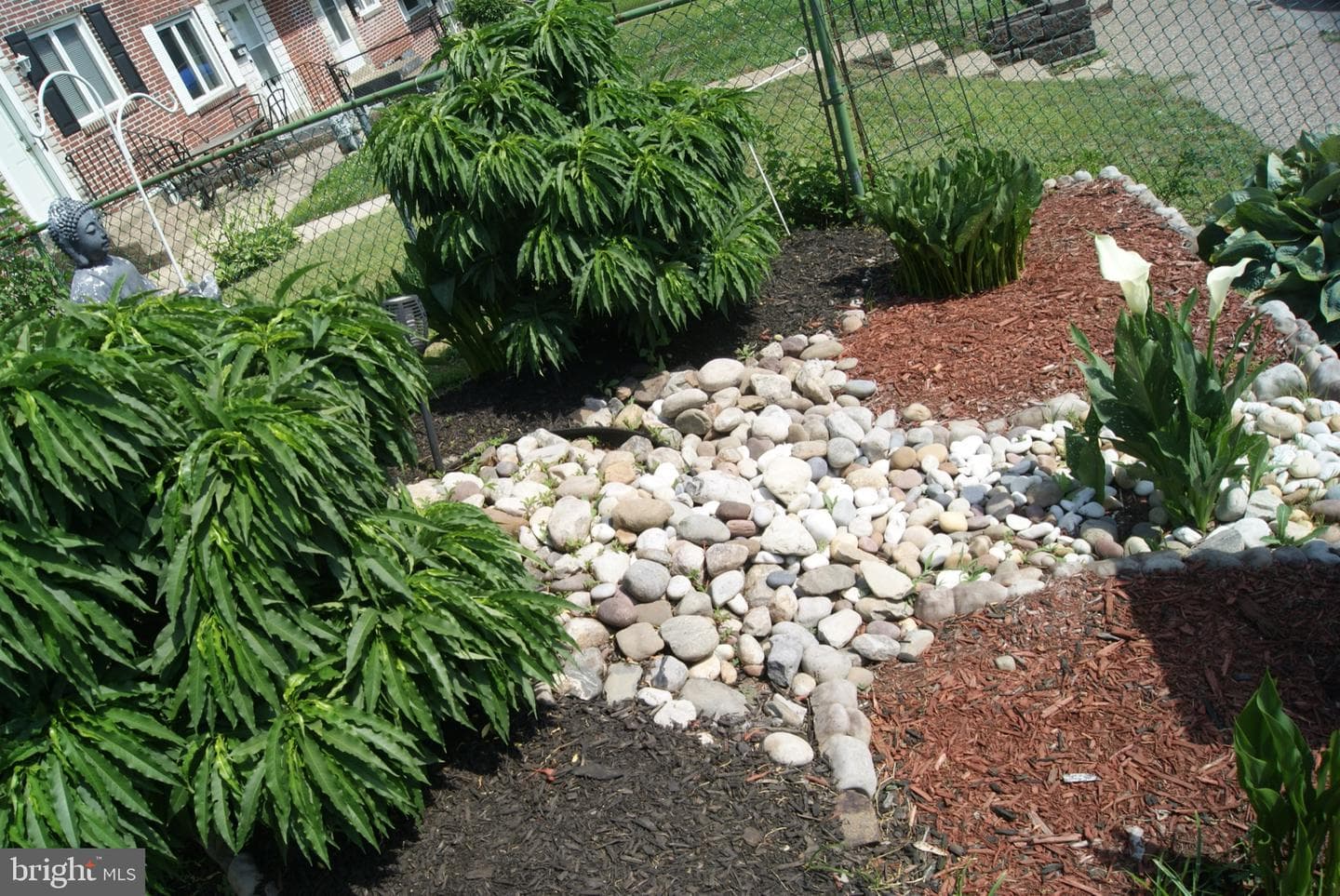 735 Grant Road photo 4
