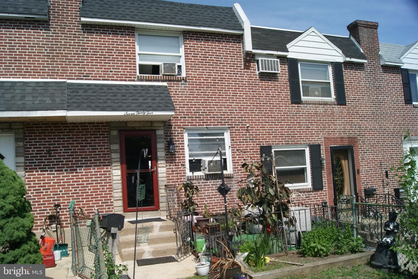 735 Grant Road photo 5