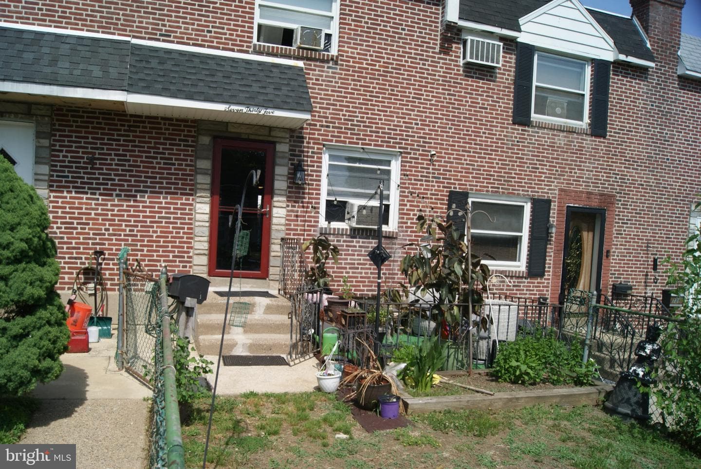 735 Grant Road photo 6