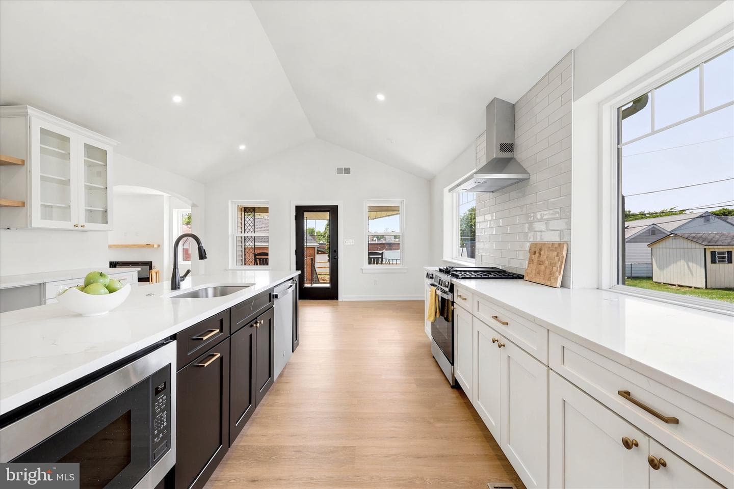 8 James Road photo 12