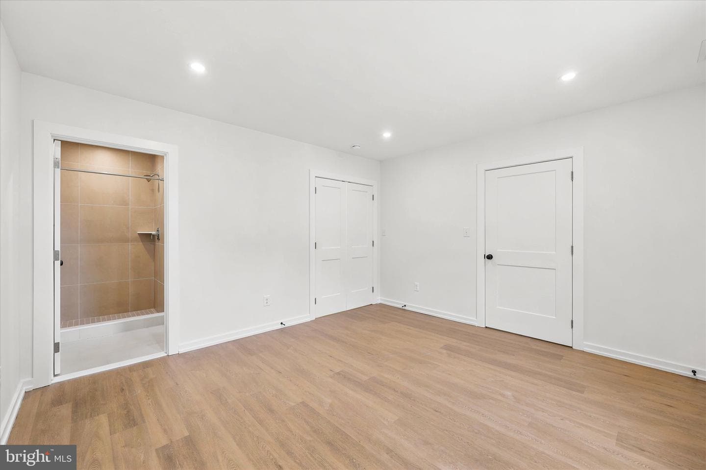 8 James Road photo 19