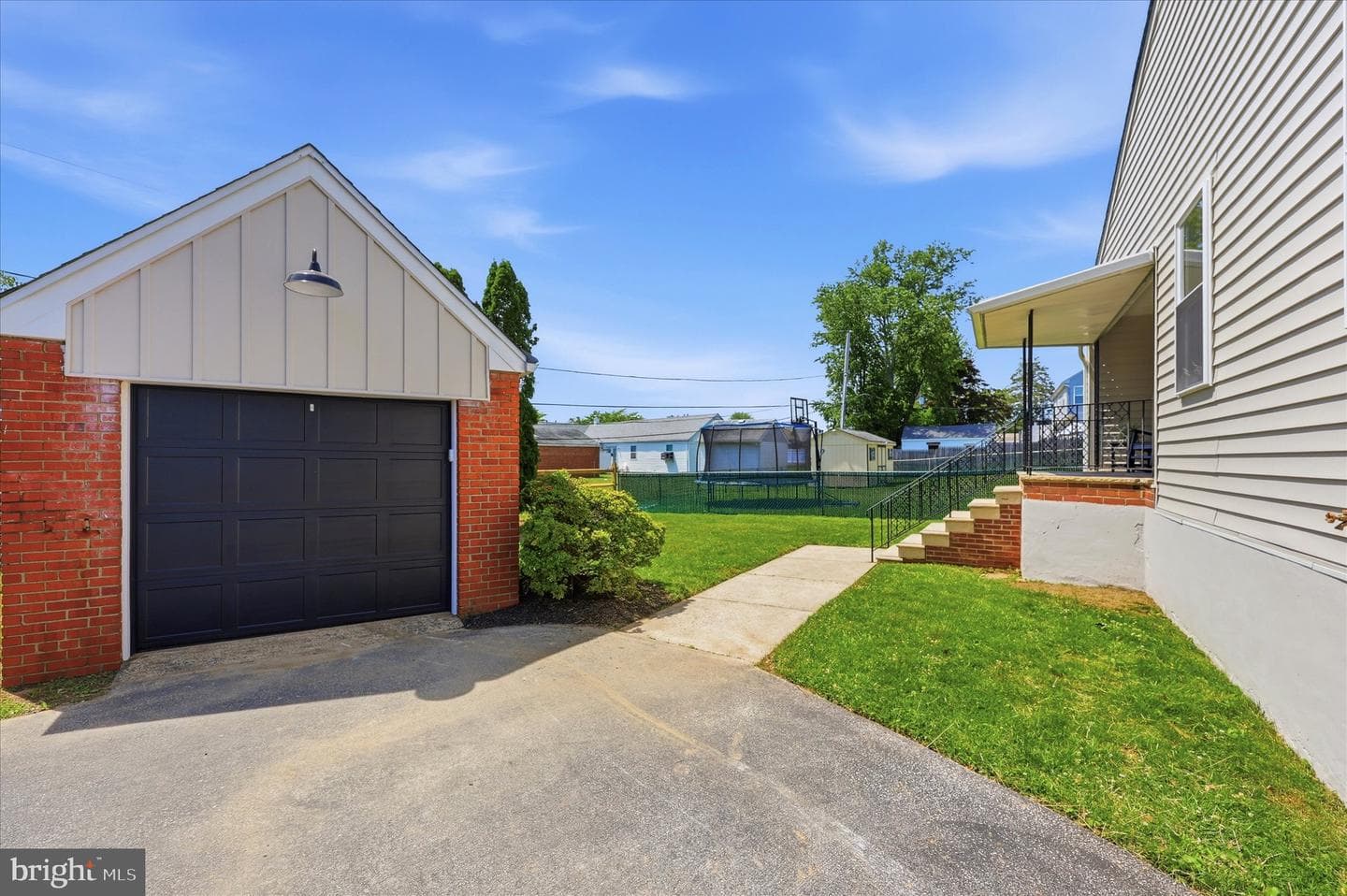8 James Road photo 33