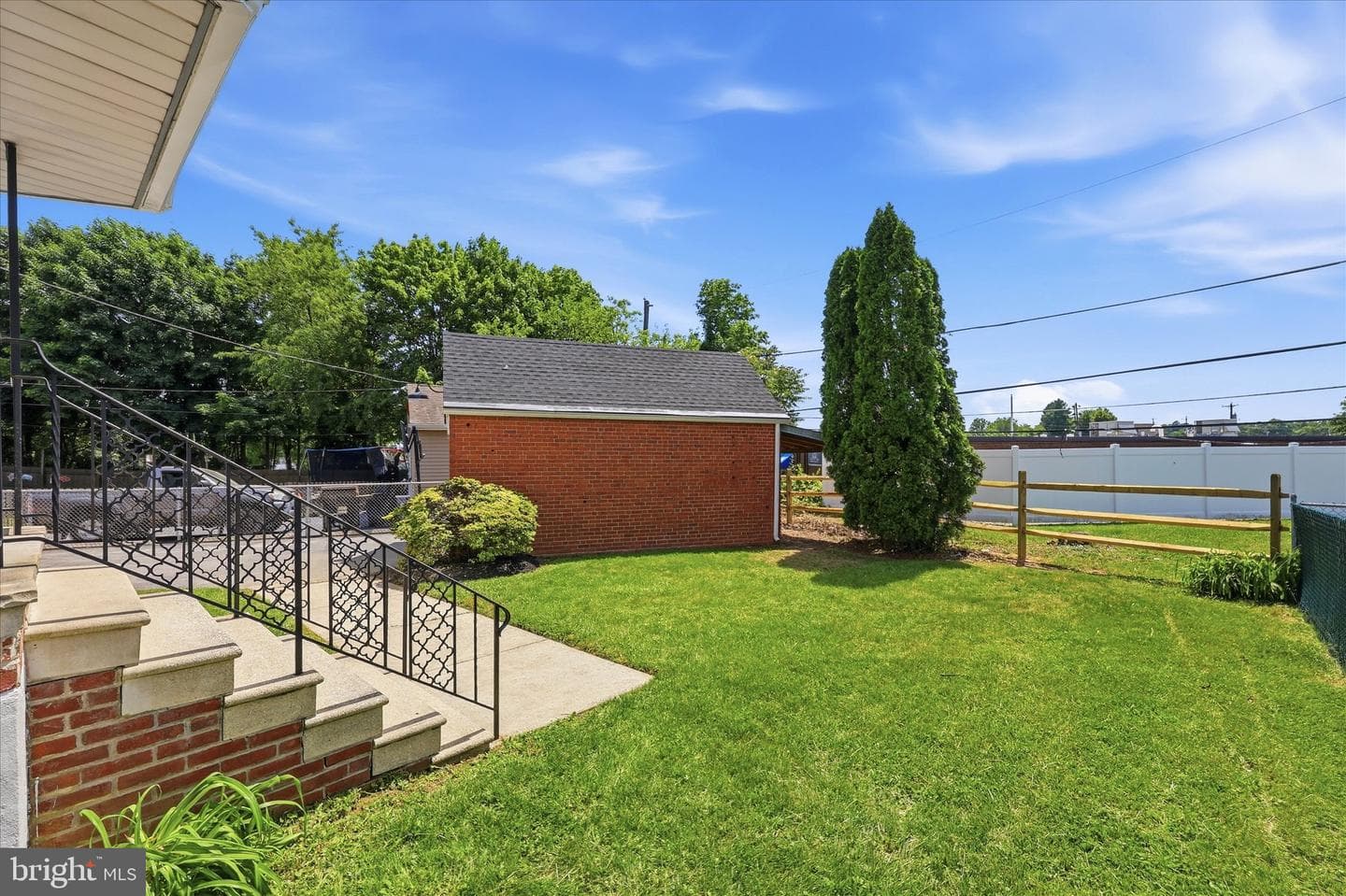 8 James Road photo 34