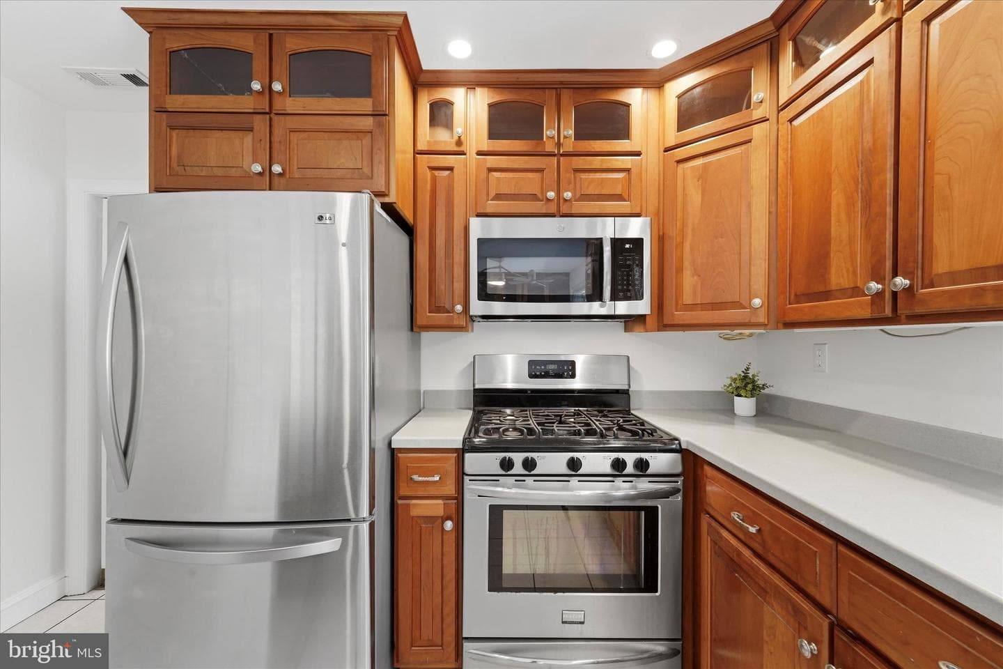 2 Woodbriar Drive photo 14