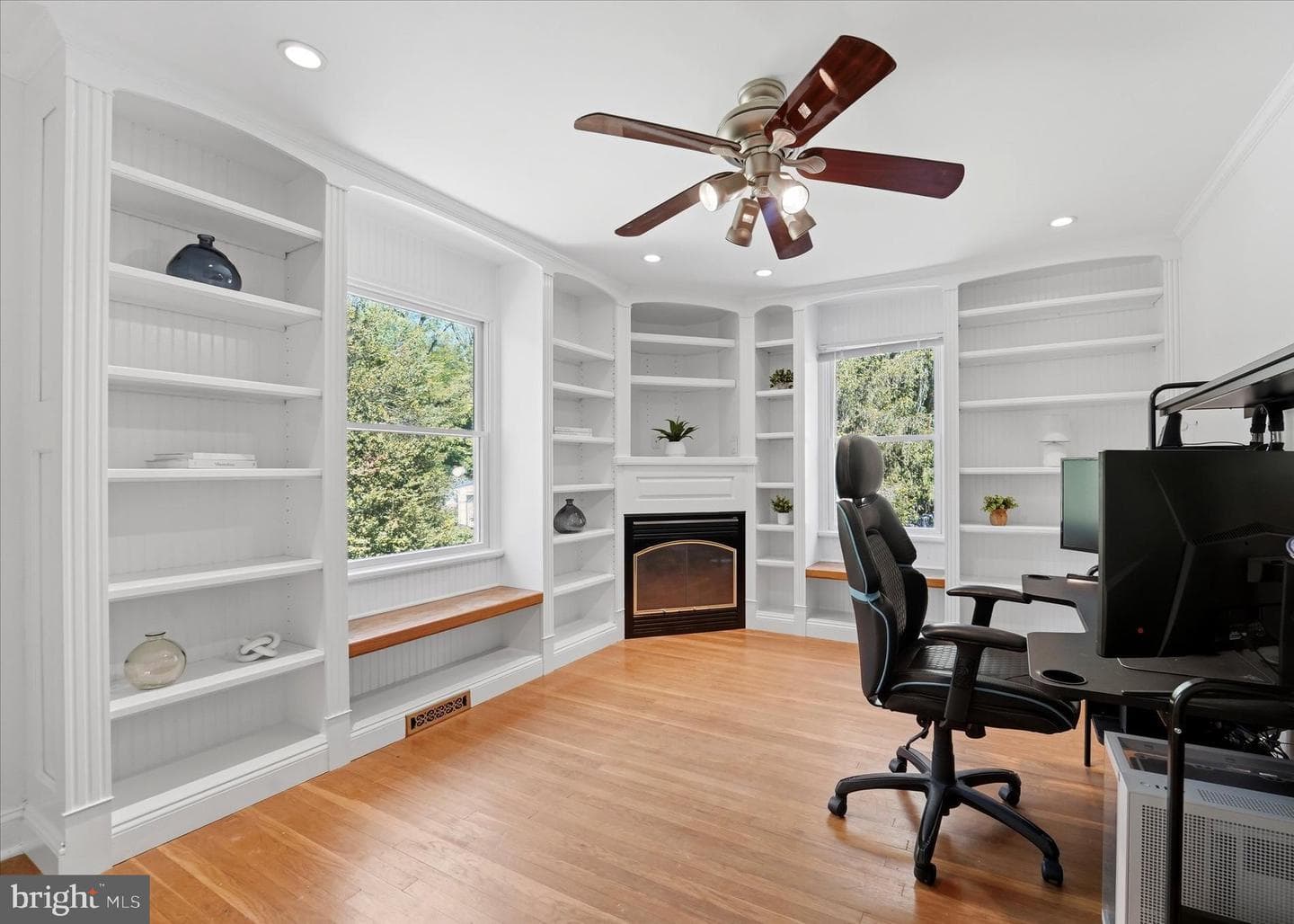 2 Woodbriar Drive photo 25