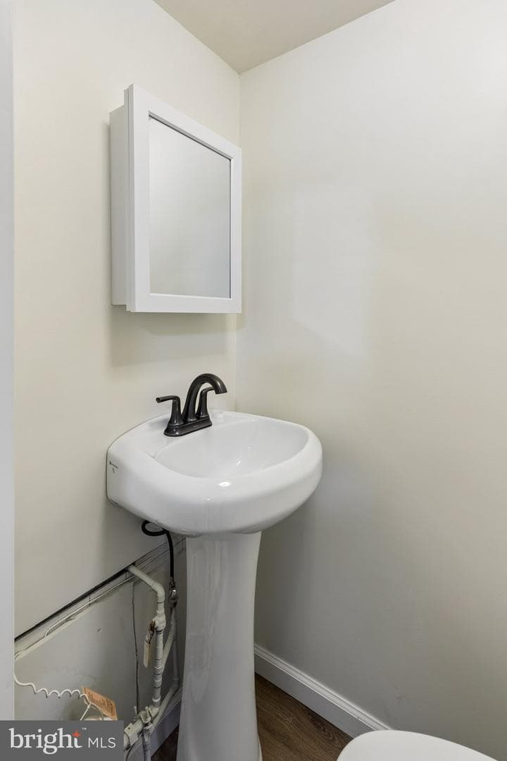 819 Grant Road photo 32