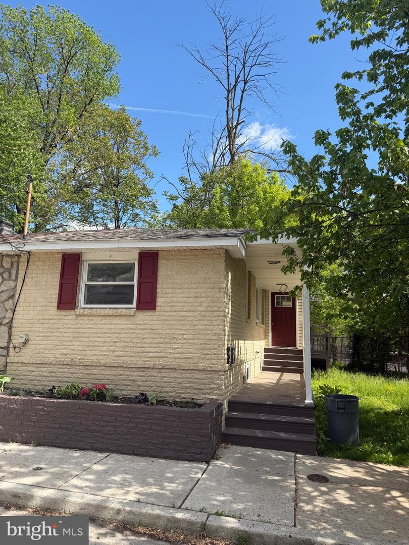 1412 Gibbons Street