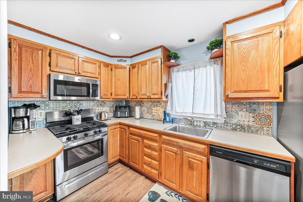 408 Carlisle Avenue photo 6