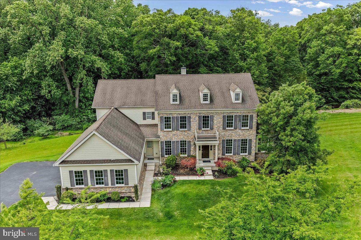 13 Evergreen Place photo 34
