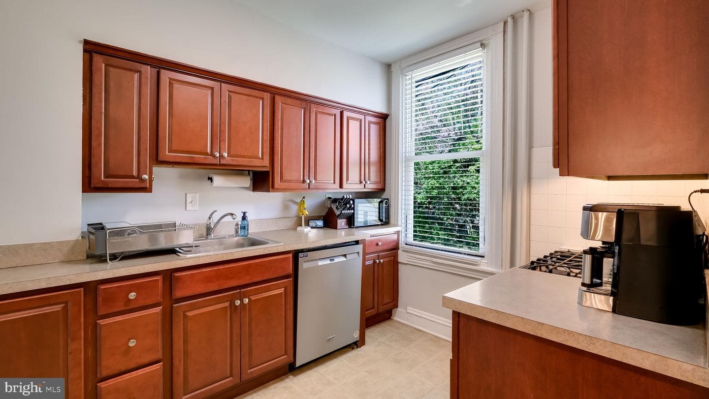 264 N Aberdeen Avenue photo 11