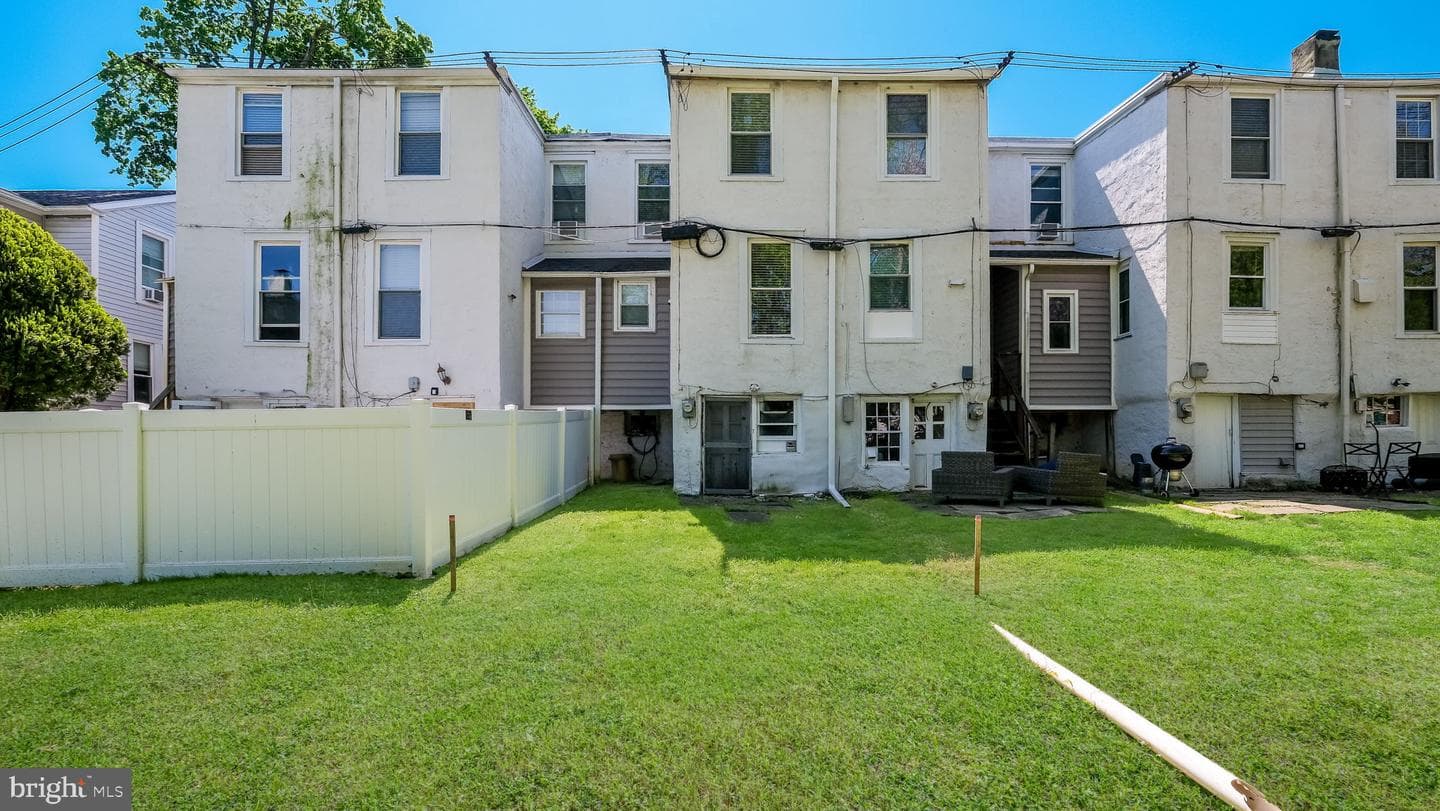 264 N Aberdeen Avenue photo 18