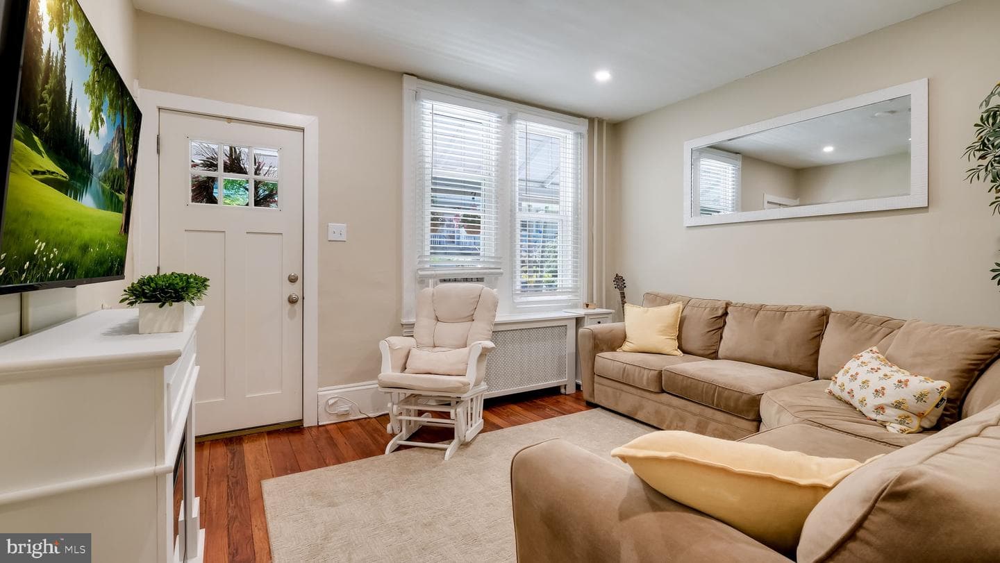 264 N Aberdeen Avenue photo 4