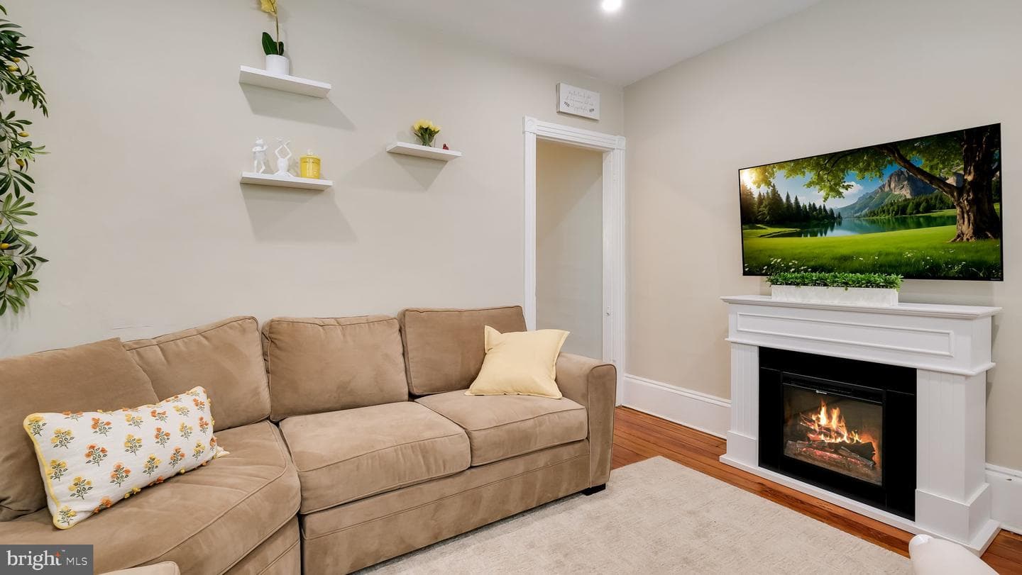 264 N Aberdeen Avenue photo 6