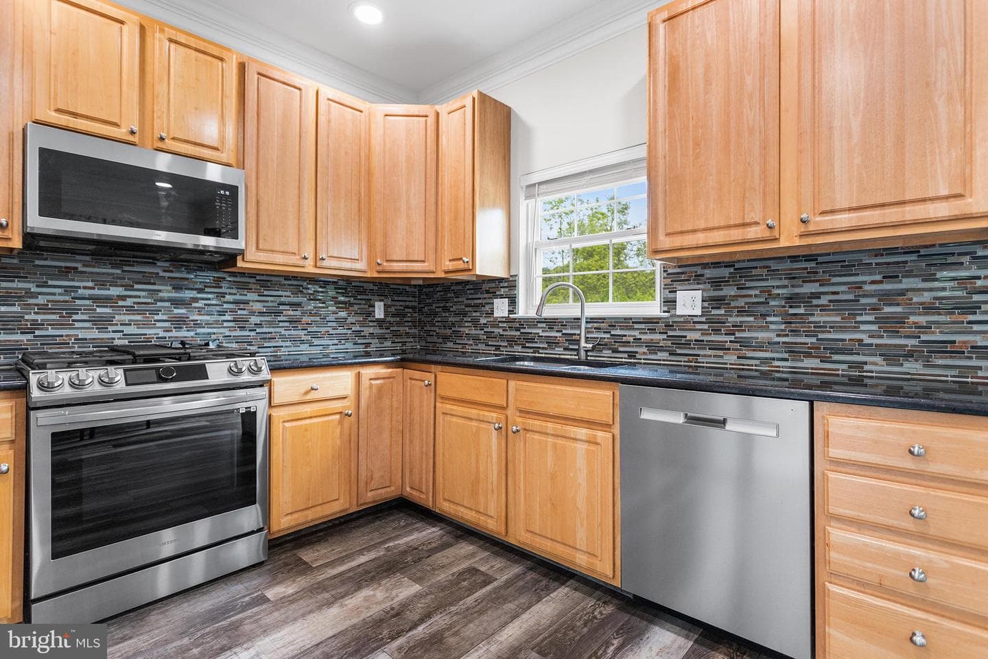 12 Hoag Lane photo 8