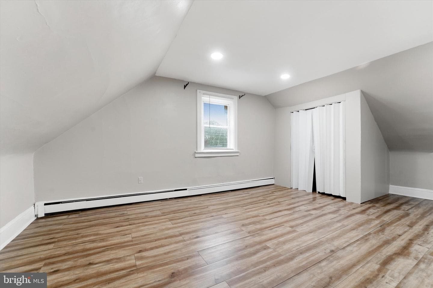 909 Pine Street photo 12