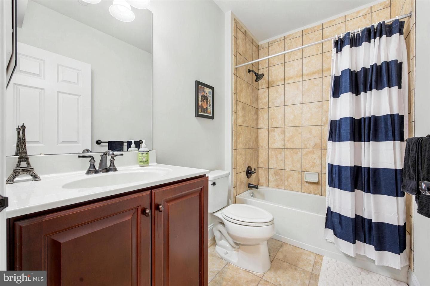 3702 Liseter Gardens photo 33