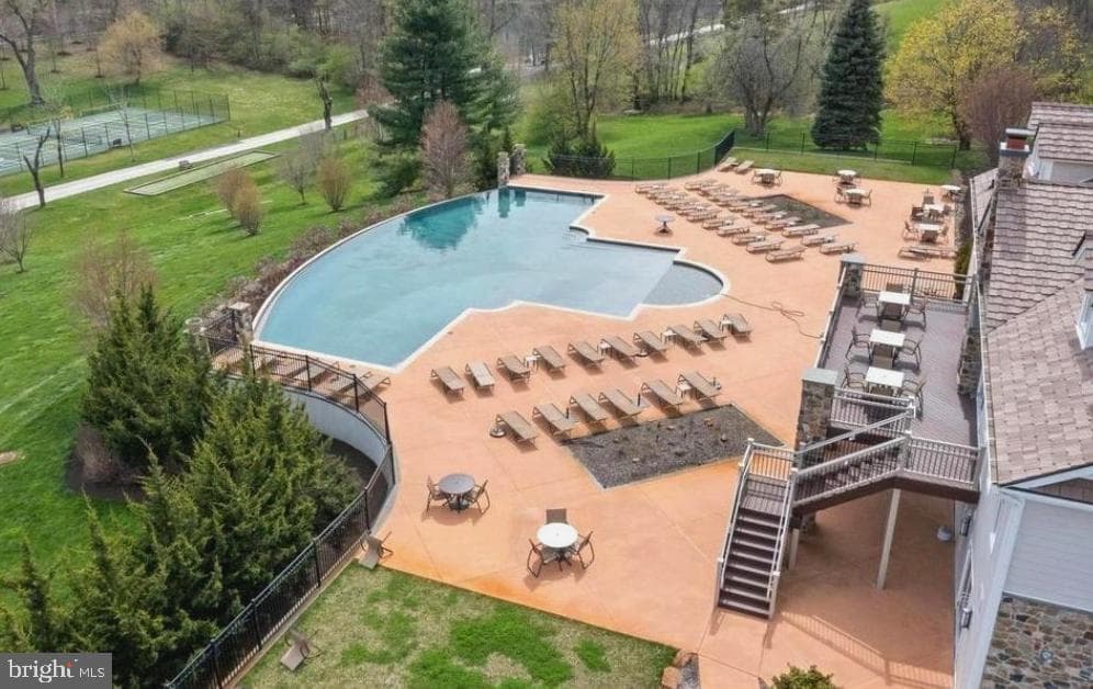 3702 Liseter Gardens photo 46