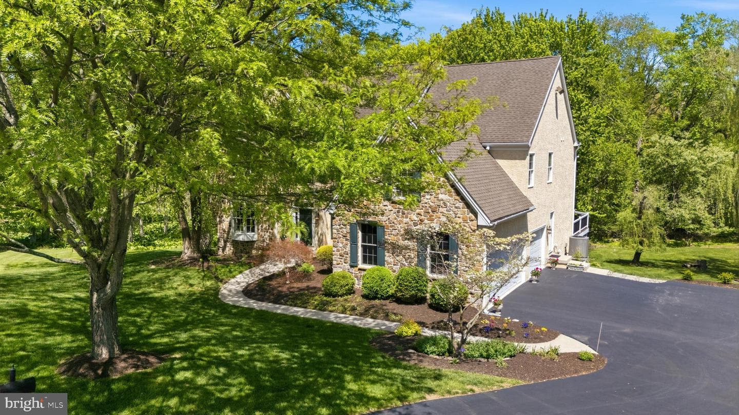 19 W Branch Ln photo 2