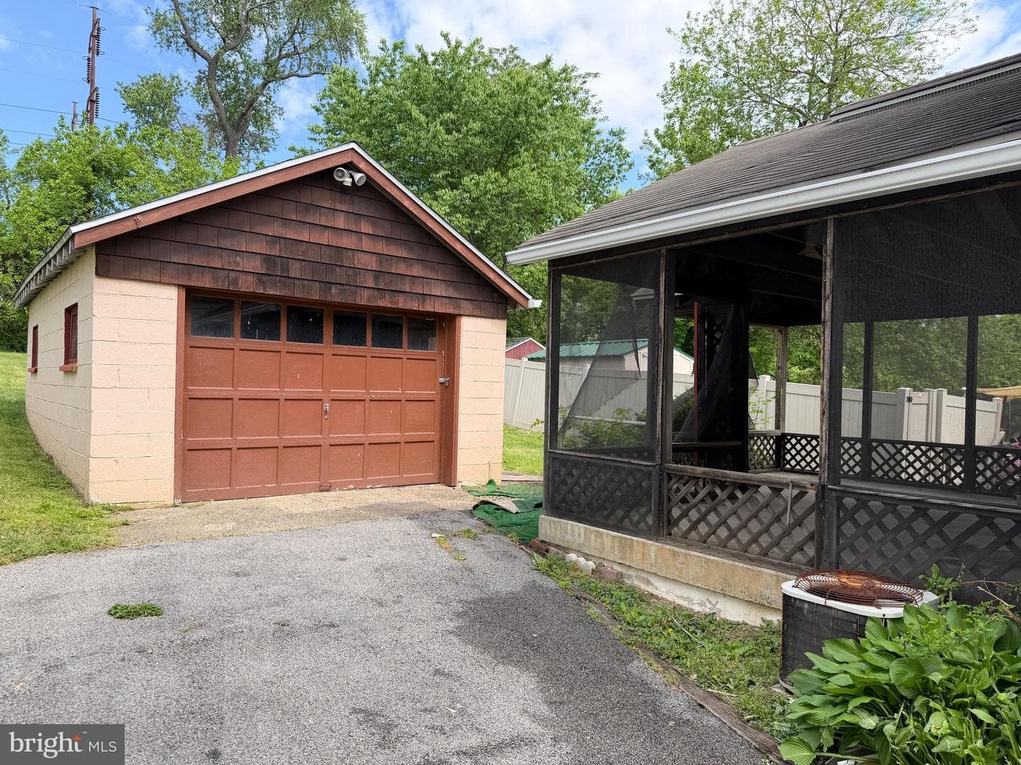 1404 Elmwood Avenue photo 102