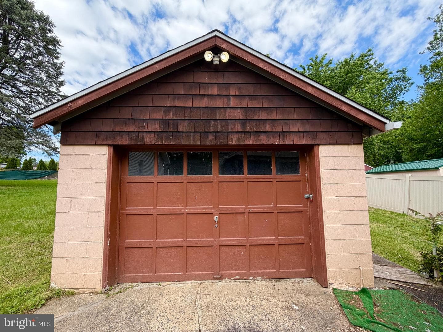 1404 Elmwood Avenue photo 104