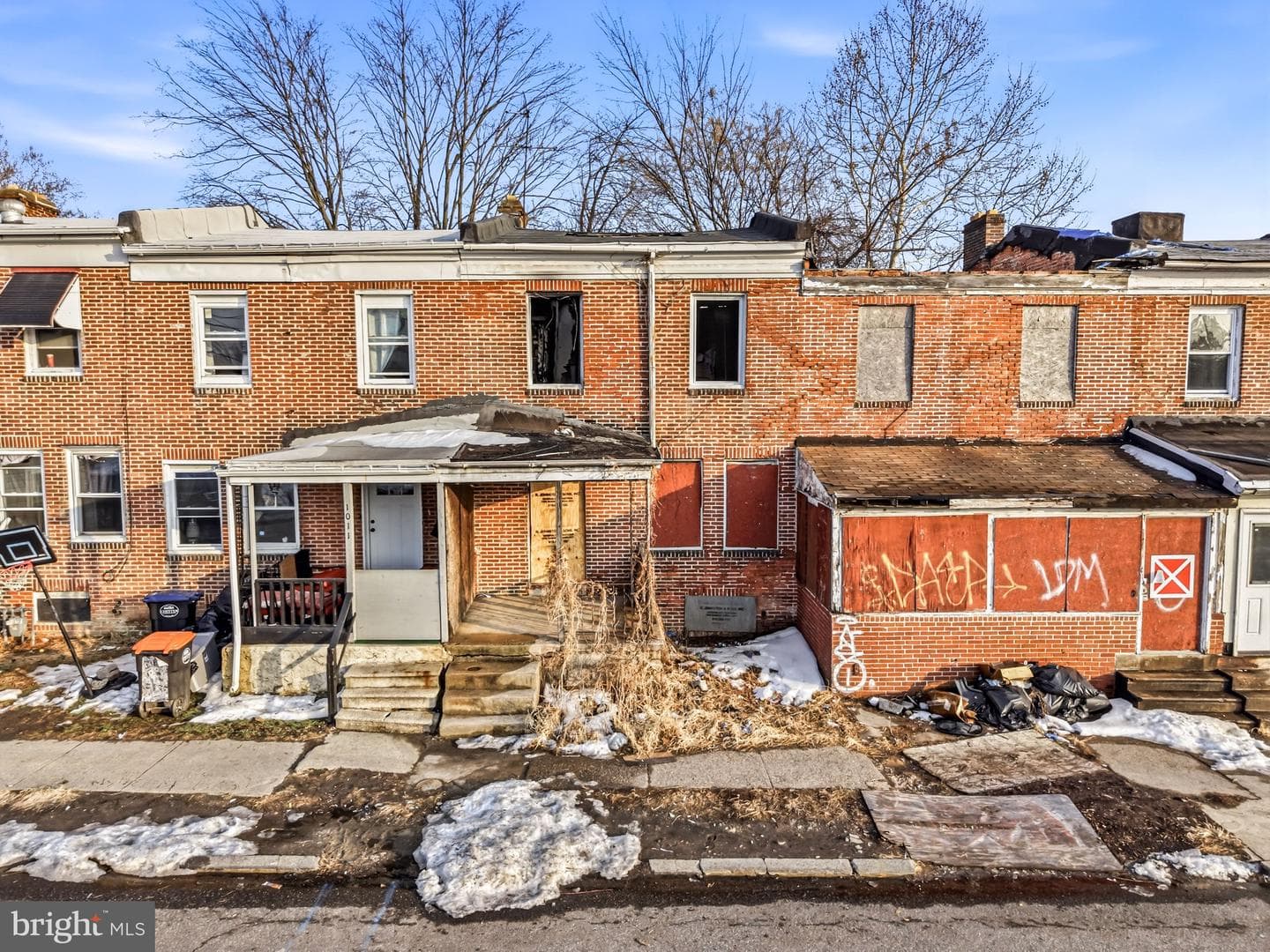 1009 Morton Avenue photo 1
