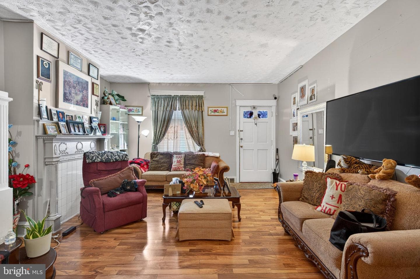335 S 6th Street photo 3
