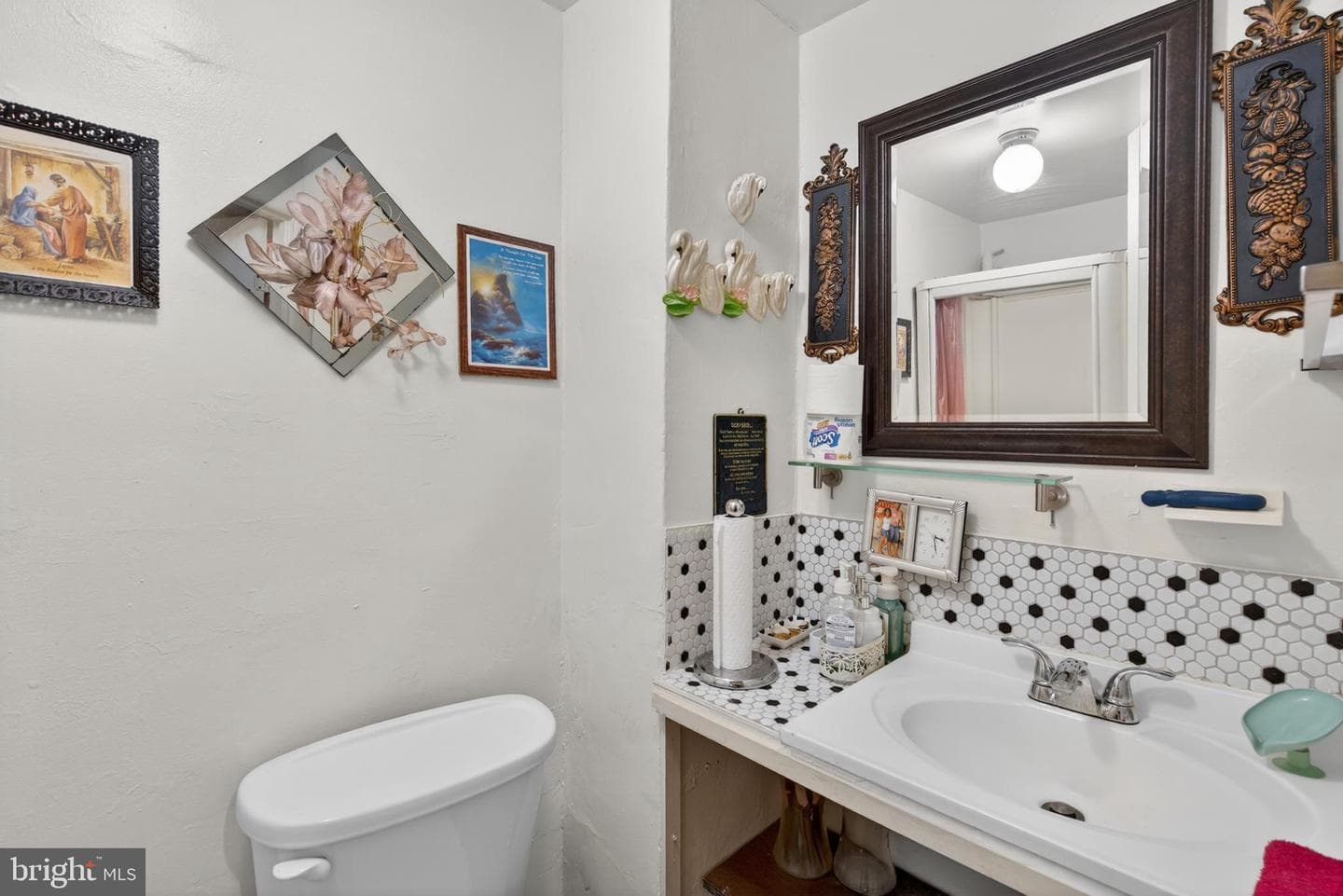 335 S 6th Street photo 7