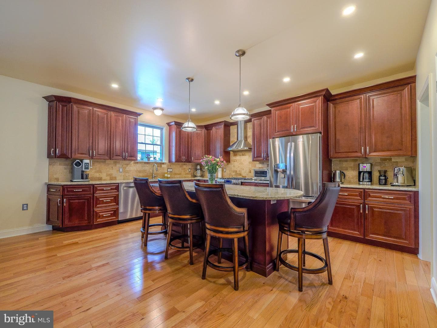 226 E Benedict Avenue photo 29