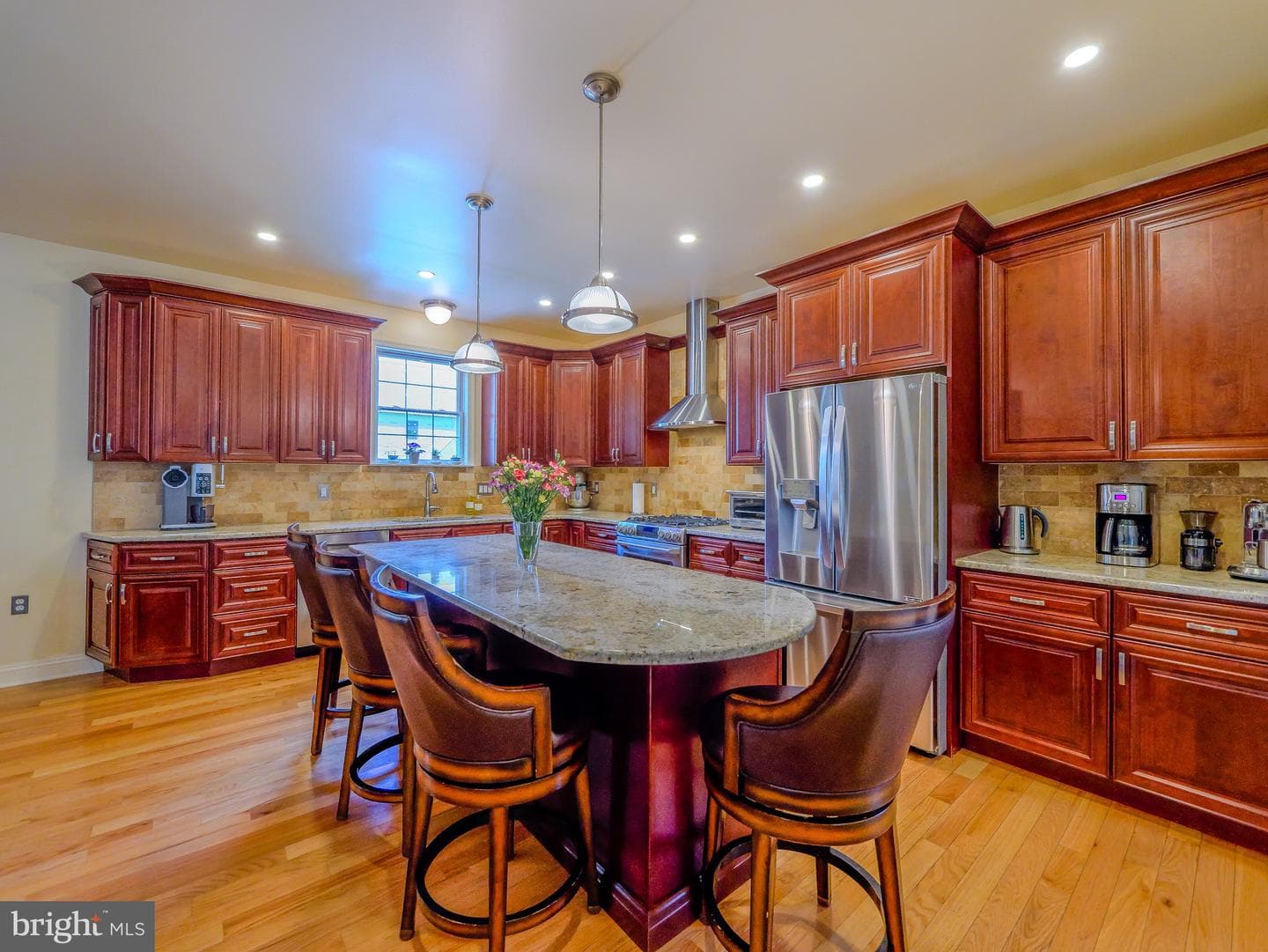 226 E Benedict Avenue photo 30