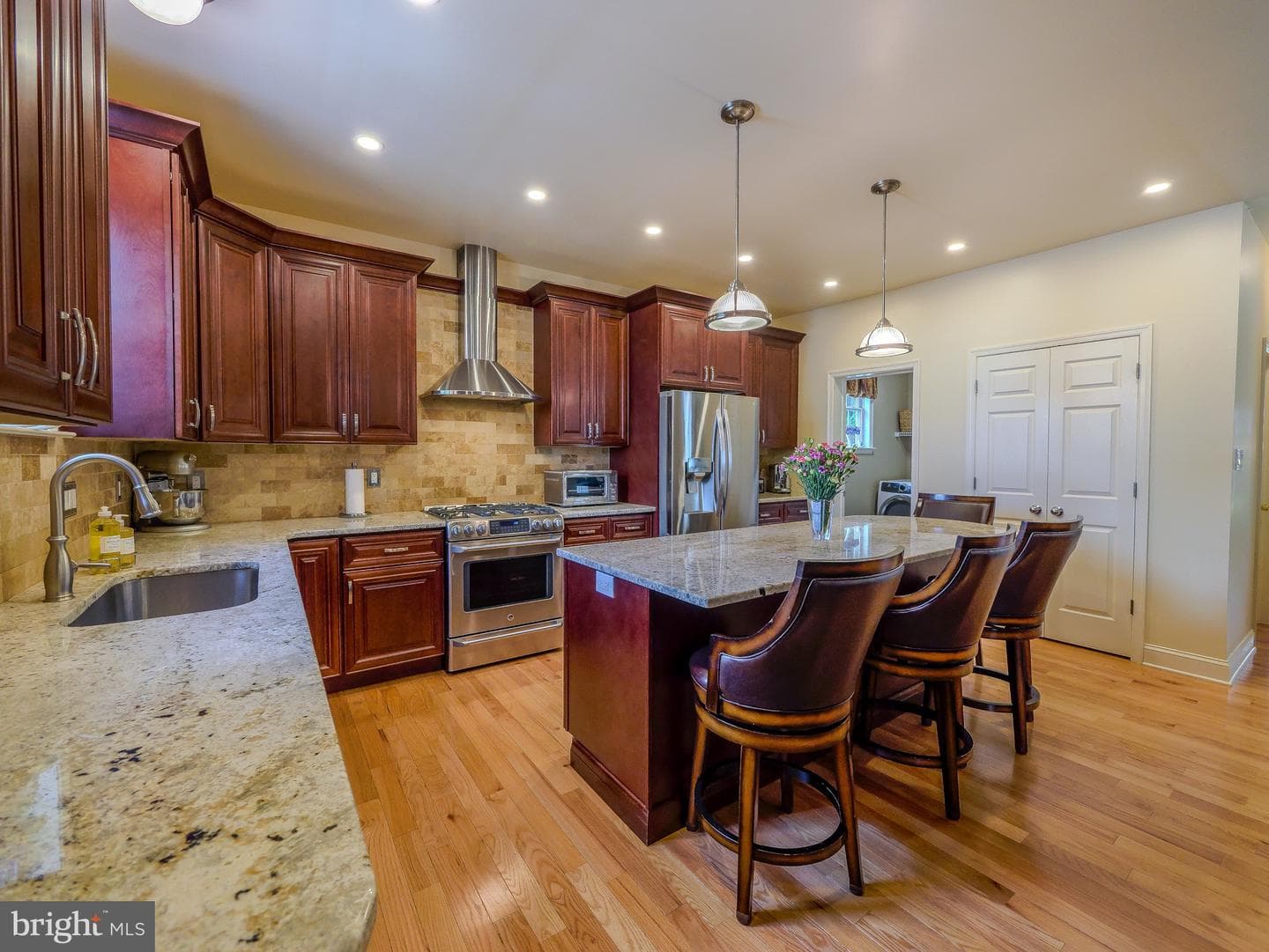 226 E Benedict Avenue photo 31