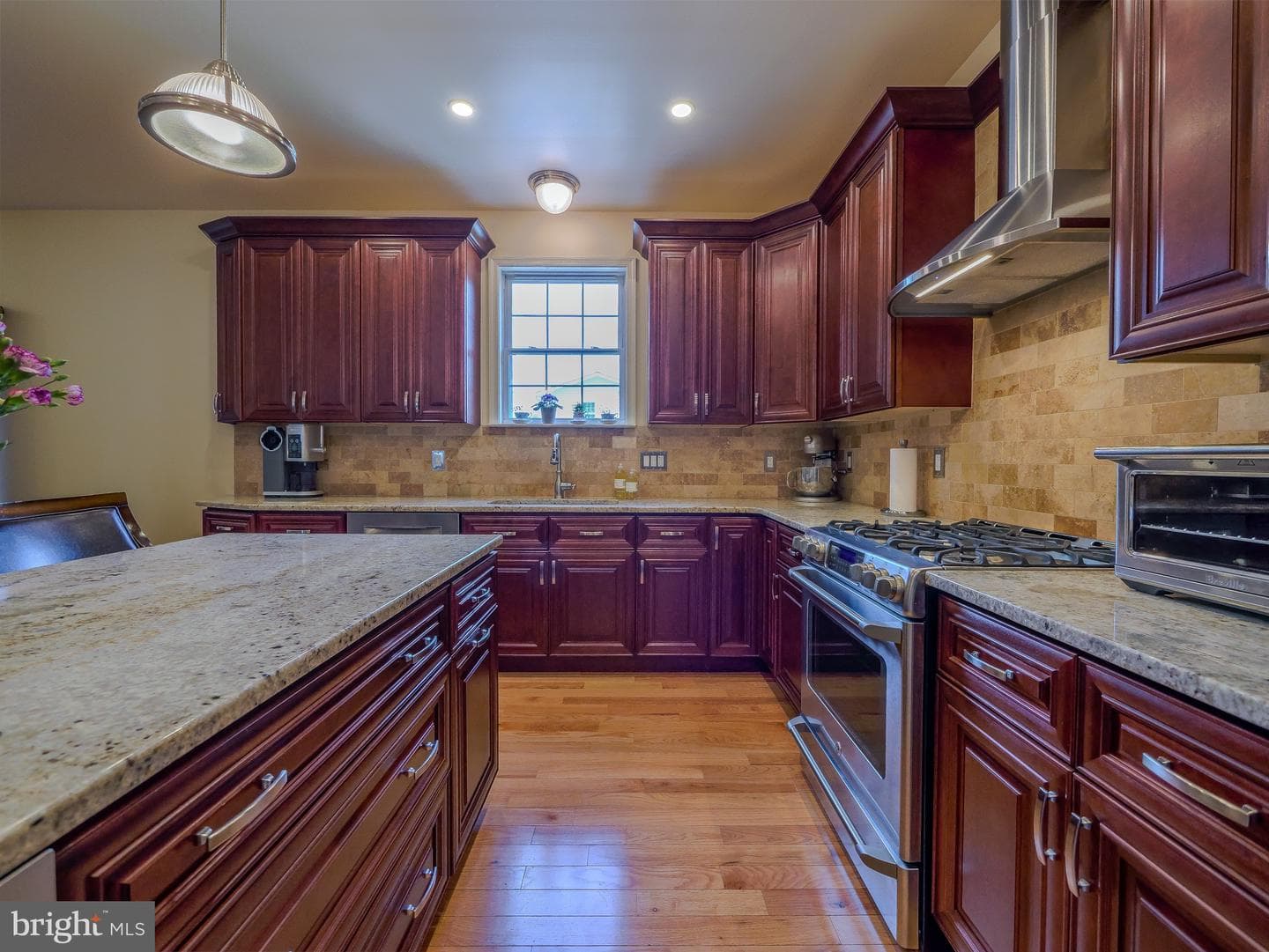 226 E Benedict Avenue photo 35