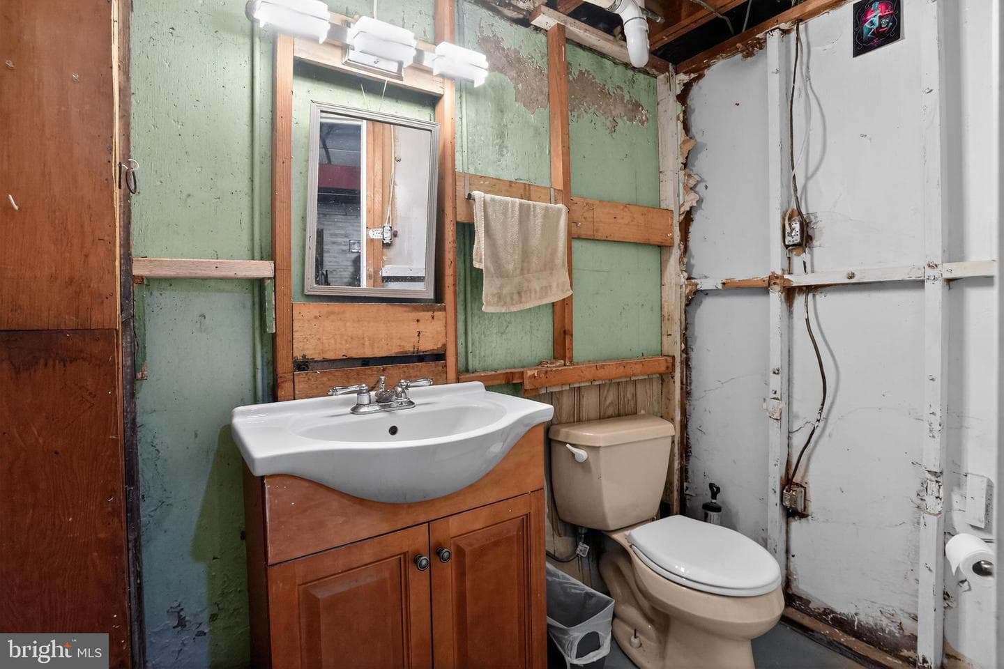 2112 Bridgewater Road photo 27