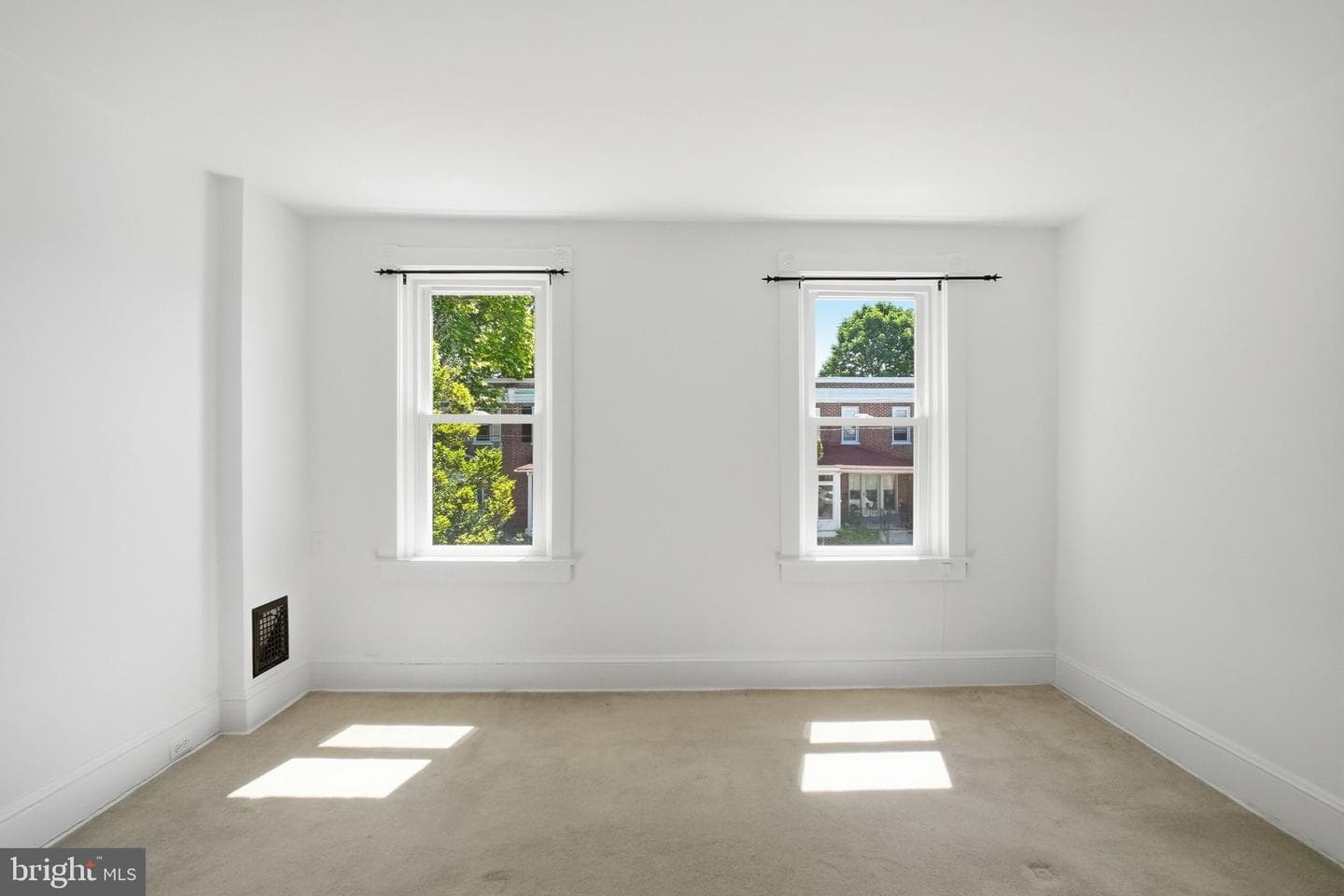 12 Manchester Avenue photo 22