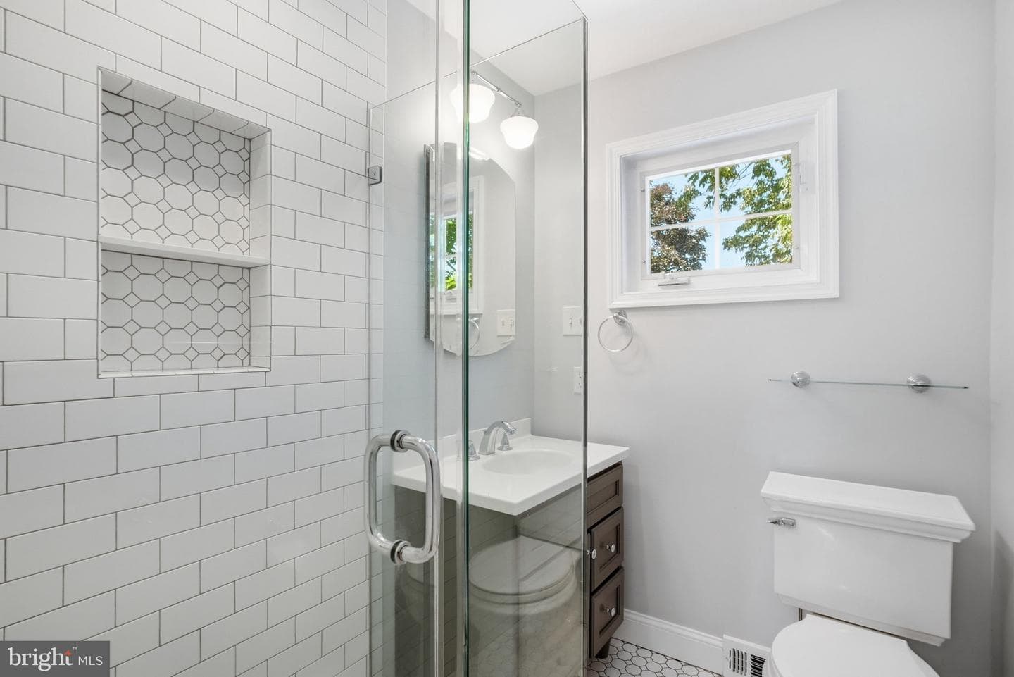 12 Manchester Avenue photo 27