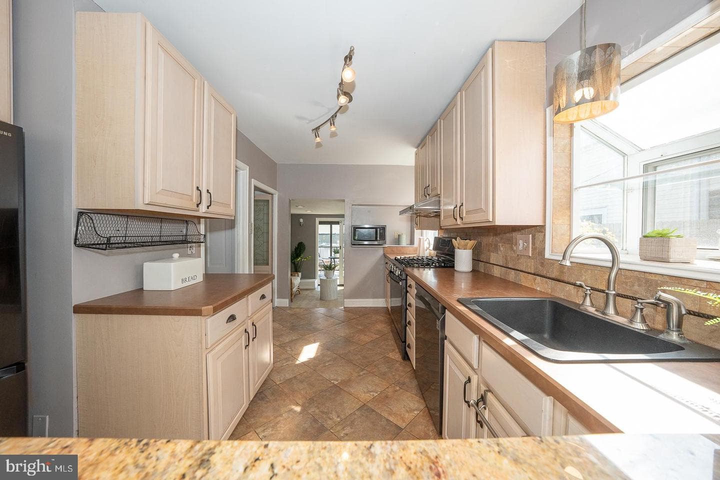 1249 Cornell Avenue photo 12