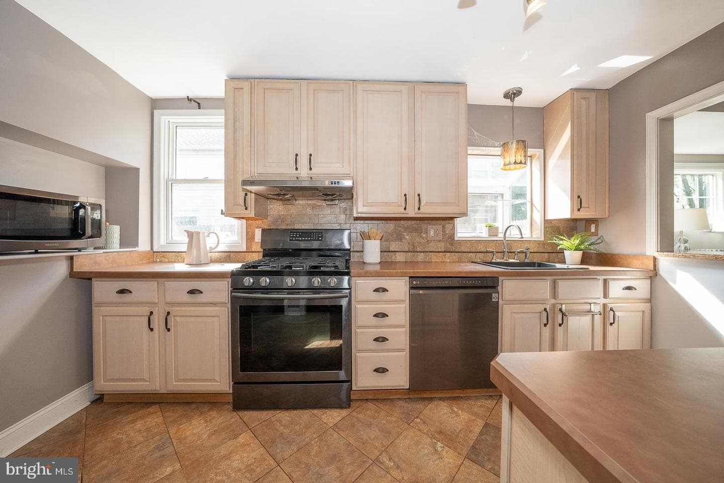1249 Cornell Avenue photo 14
