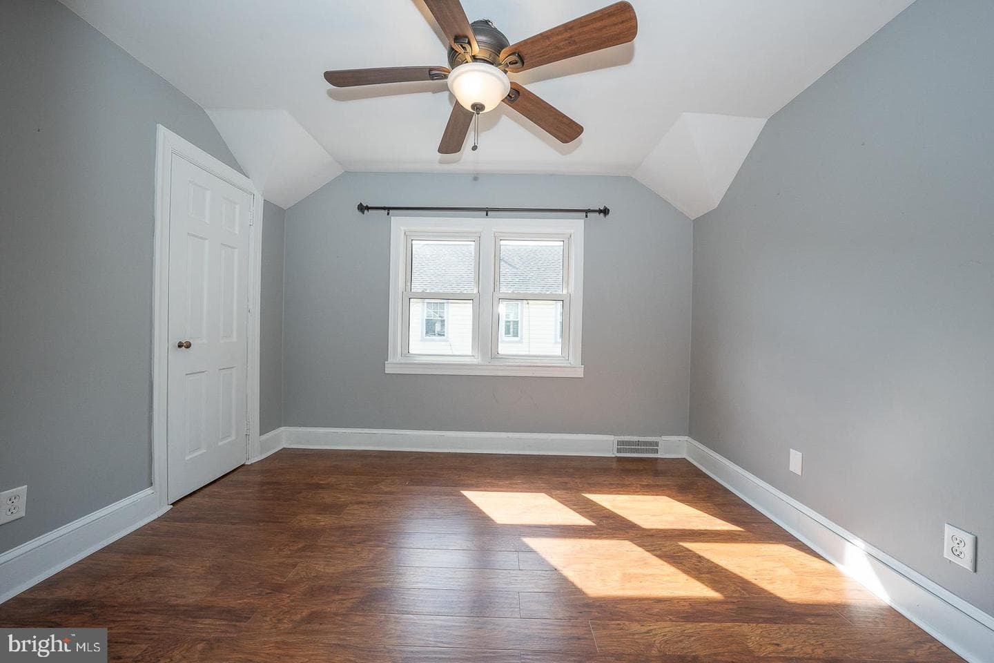 1249 Cornell Avenue photo 29