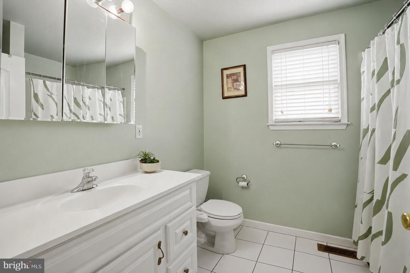 31 Evergreen Avenue photo 21
