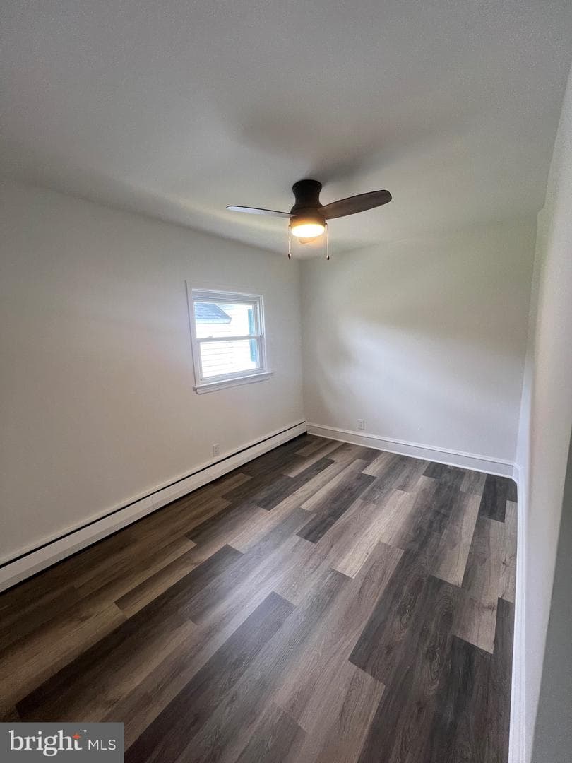 1023 Langley Street photo 10