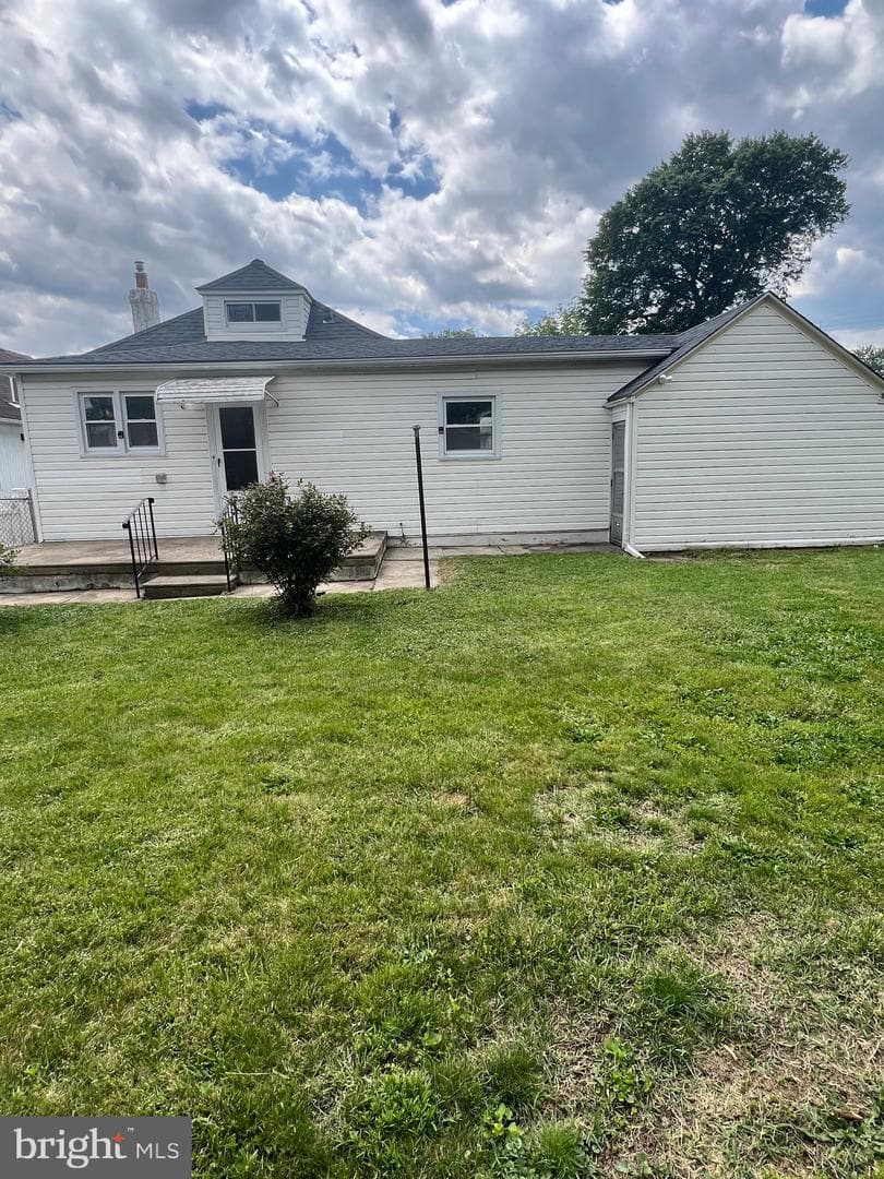 1023 Langley Street photo 35