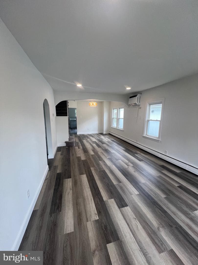 1023 Langley Street photo 5