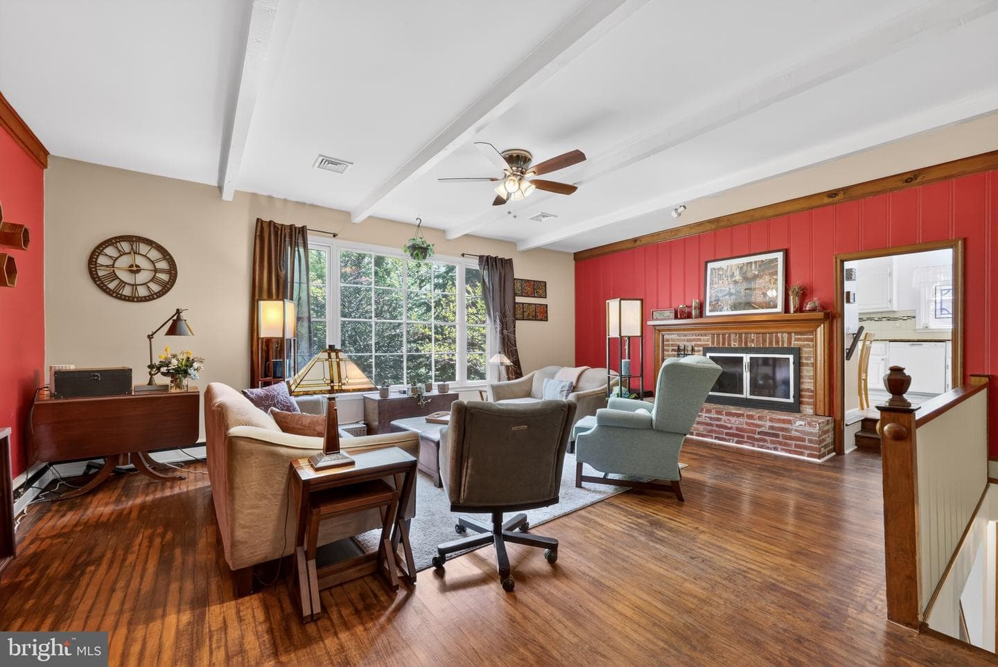 8 N Longpoint Lane photo 5