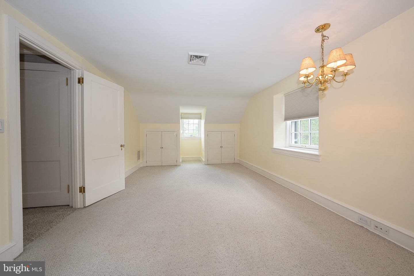 101 E Brookhaven Road photo 64